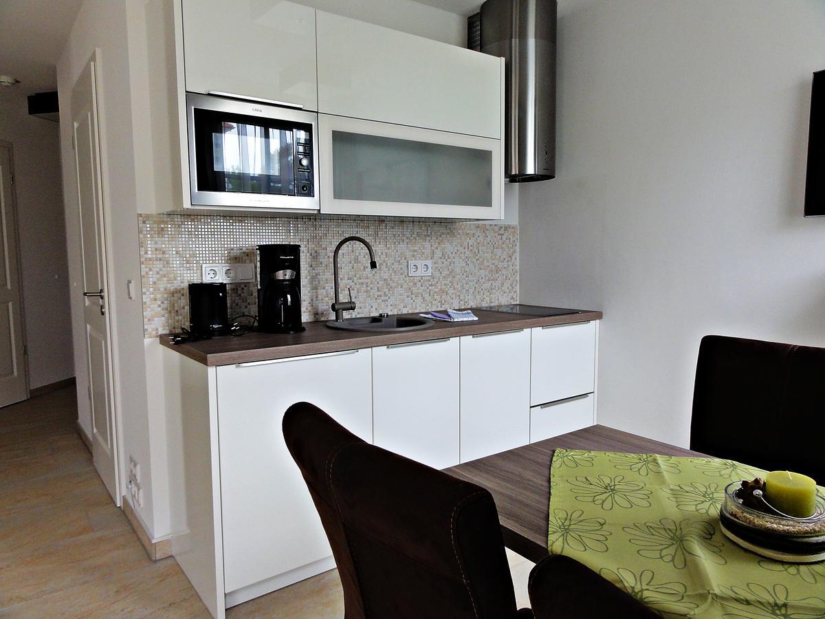 3 Zimmer Ferienwohnung Haus Meeresblick Mit Meerblick A005 Mit Suedterrasse Und Strandkorb Бабе Экстерьер фото
