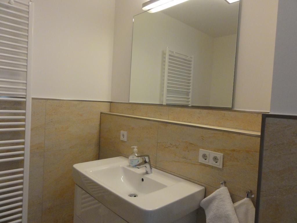 3 Zimmer Ferienwohnung Haus Meeresblick Mit Meerblick A005 Mit Suedterrasse Und Strandkorb Бабе Экстерьер фото
